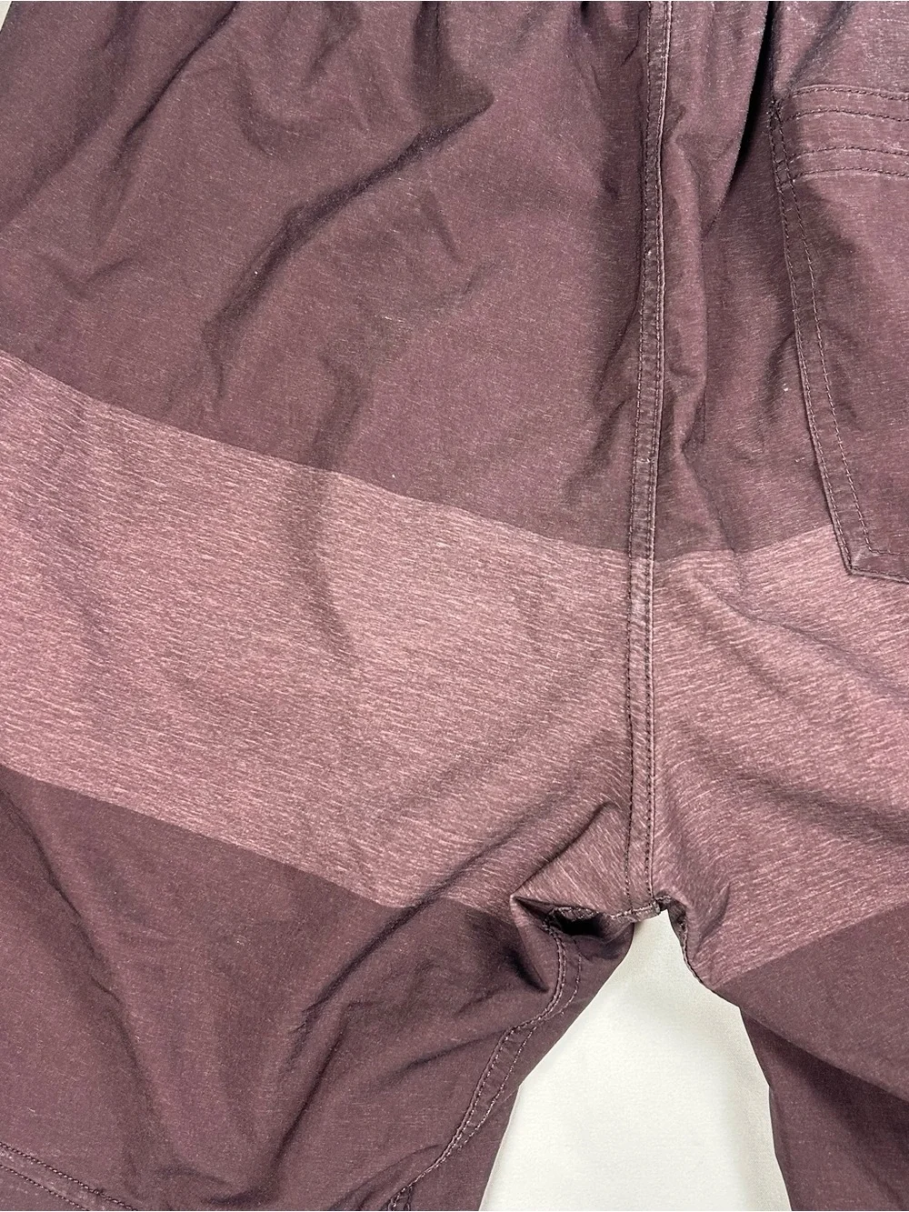 Vuori Banks Hybrid Athletic Shorts Colorblock Burgundy / Brown Men's Size Medium